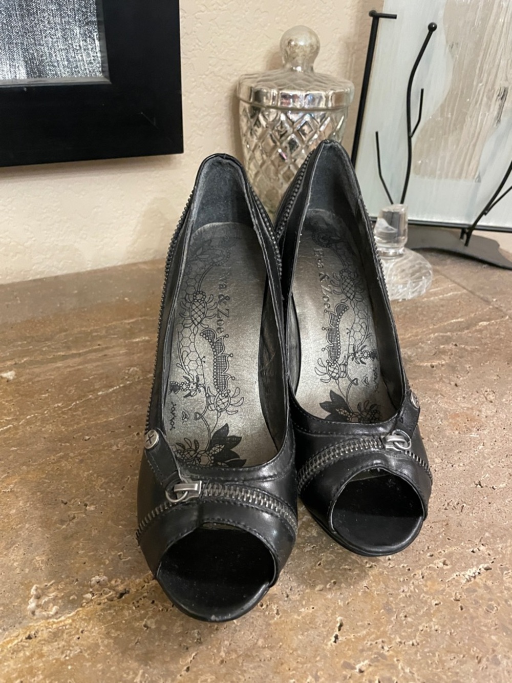 Eva & Zoe Black Peep Toe Heels w/ Zipper Detail Size 8 NWT - Picture 2 of 5